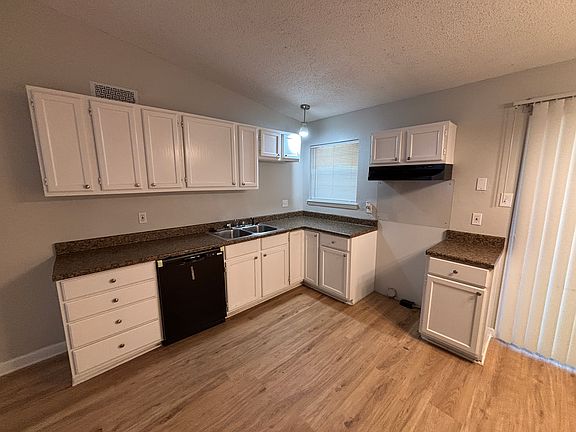 5th image of 56 Meadowlark Dr