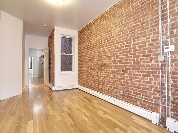 5th image of 211 Webster Ave #1L