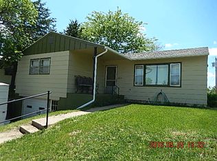 306 E Mott Ave, Chamberlain, SD 57325