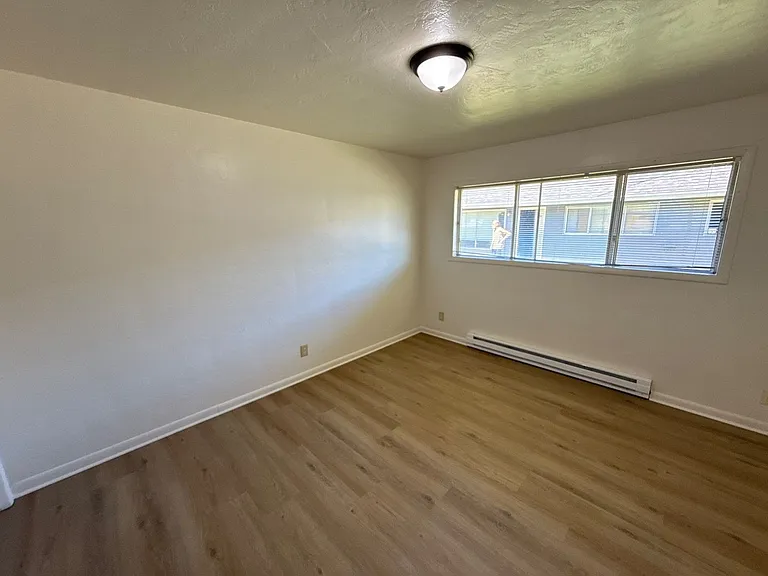 1835 Beach Ave NE #11 — Photo 9