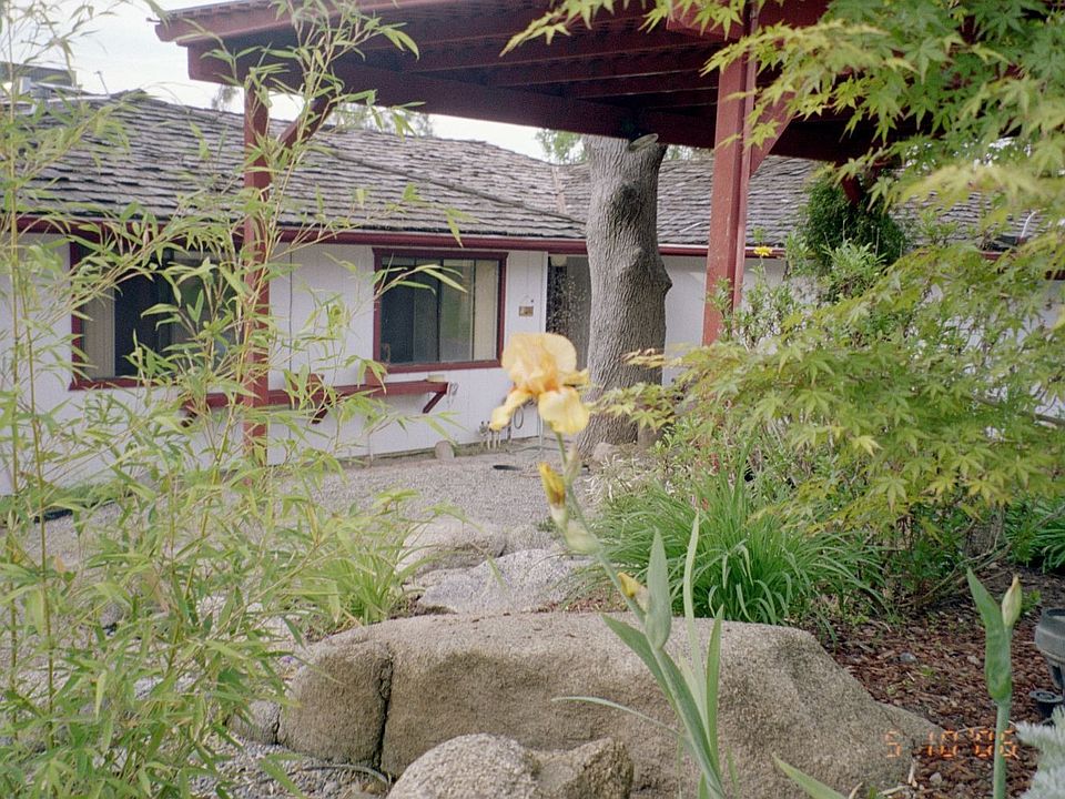 2nd image of 41925 Lilley Mountain Dr
