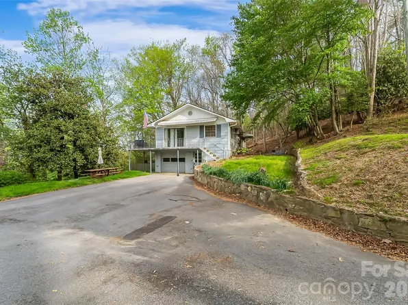 98 Limberlost Dr, Hendersonville, NC 28739