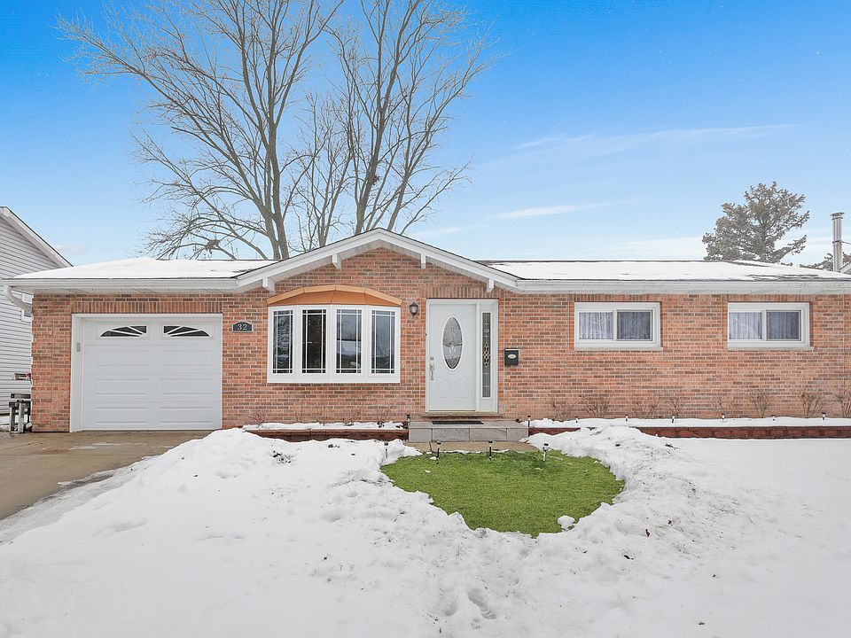 1st image of 32 N Petrie Cir