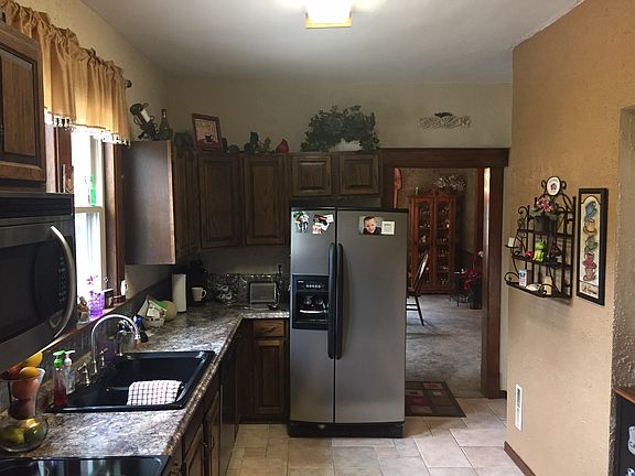 4th image of 2301 S Olive St