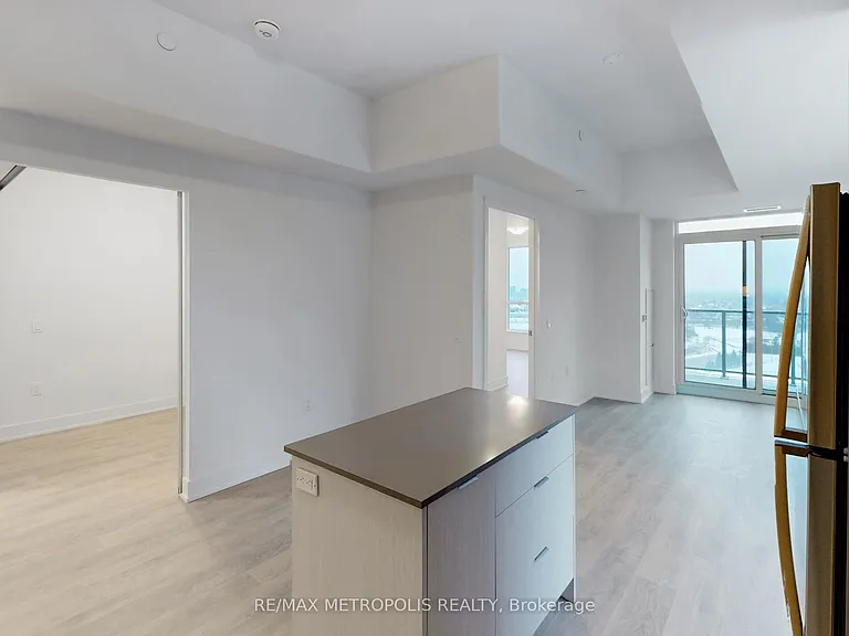 204 Burnhamthorpe Rd E #1602 — Photo 8