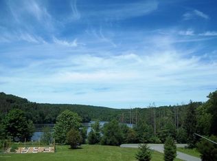 2200 Bowwood Ct, East Stroudsburg, PA