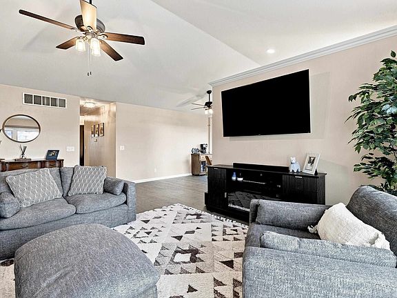 4th image of 3274 Lake Ridge Dr APT D