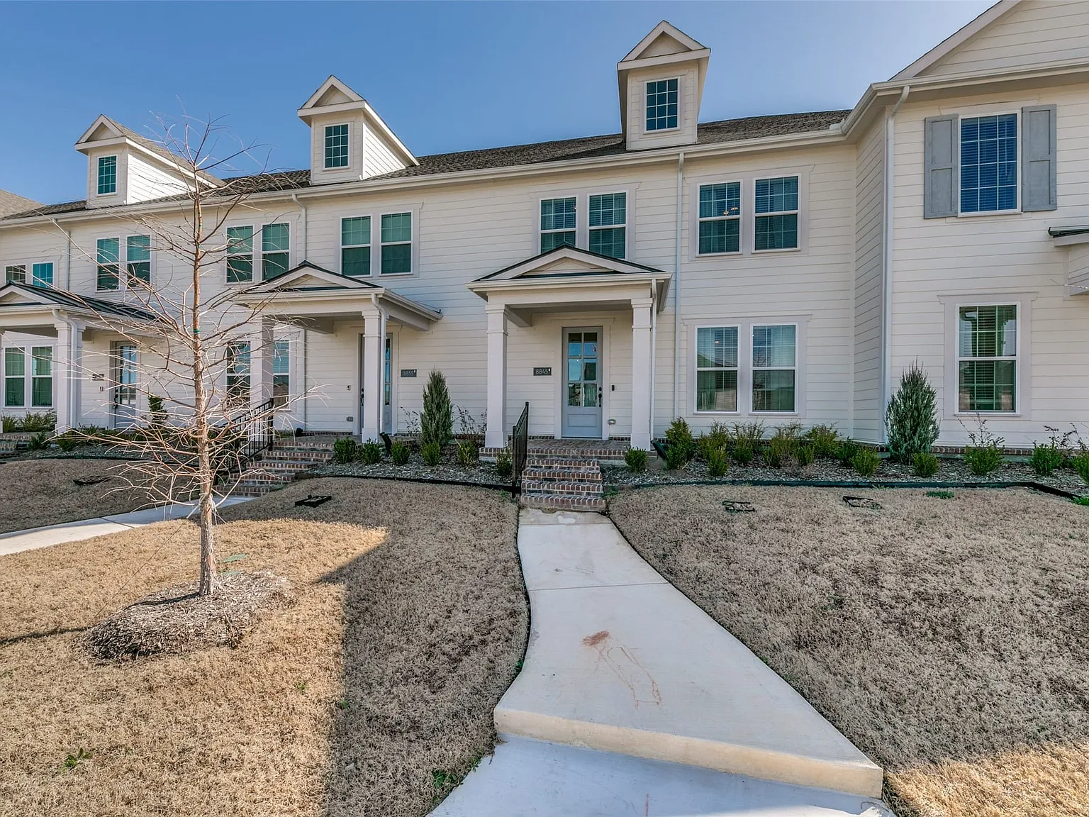 3 bed, 2.5 bath, 2283 sqft, $3,200 — Photo 4