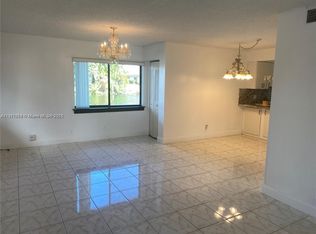 200 Wimbledon Lake Dr, Fort Lauderdale, FL 33324