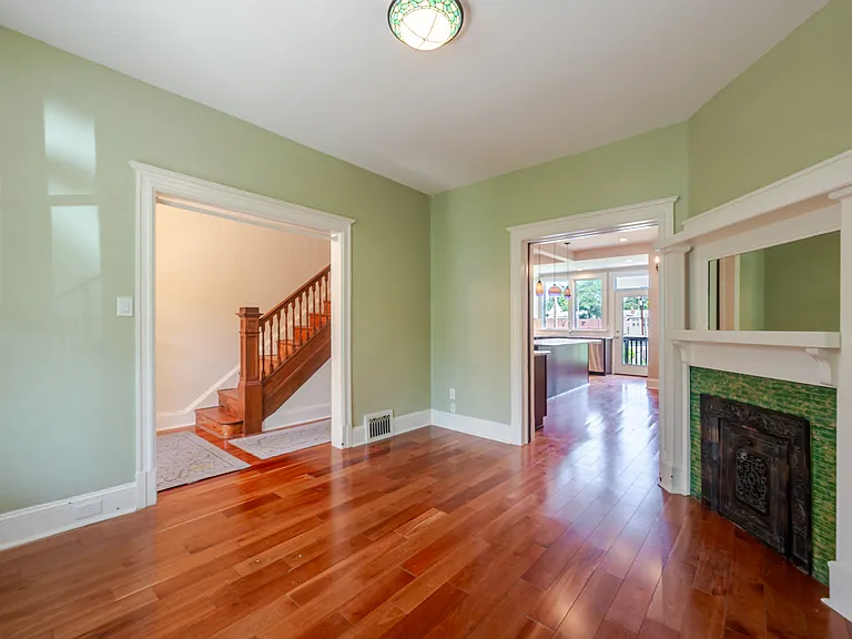 1234 E St NE — Photo 31