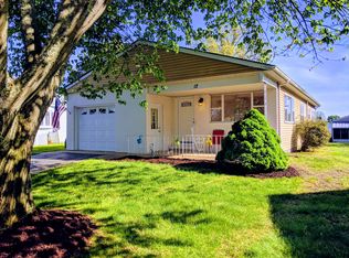12 Brisbane Ct, Toms River, NJ 08757