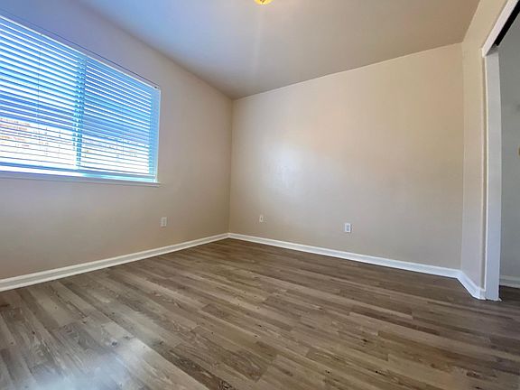 3rd image of 7108 Lyndale Cir