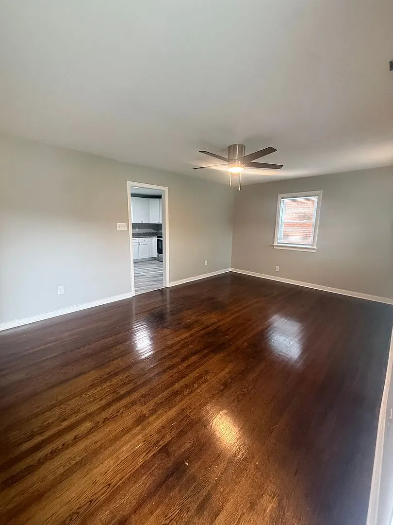 newly renovated 3-bedroom 1 bath ranch style house — Photo 2