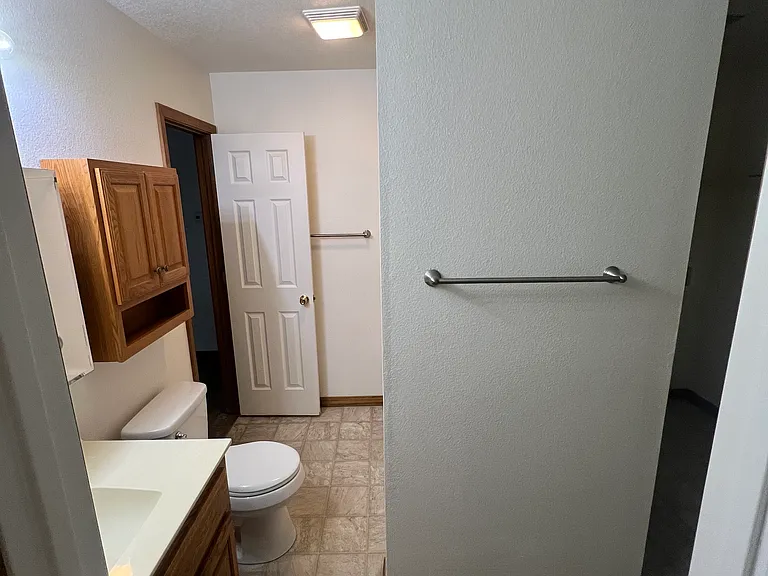1506 Hilldale Dr — Photo 14