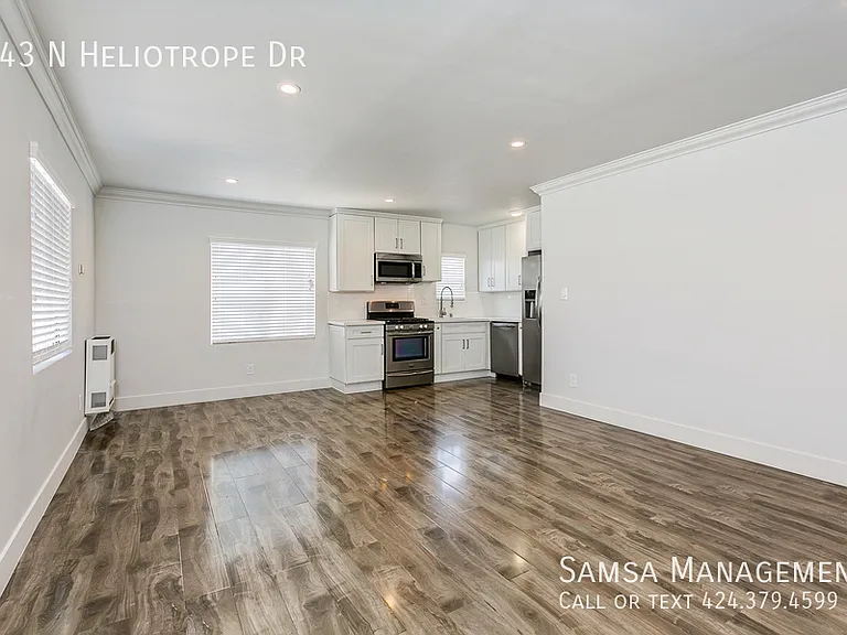 343 N Heliotrope Dr — Photo 2