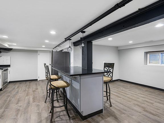 4th image of 3419 N Lowell Ave #G