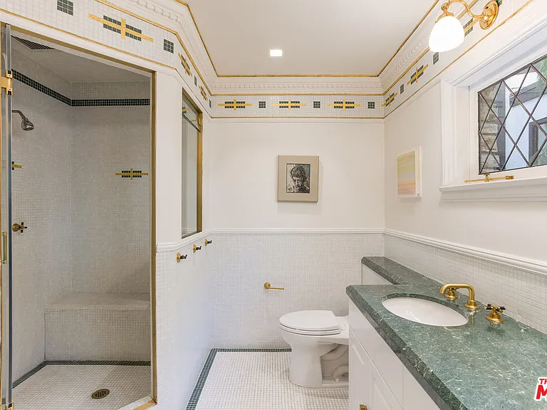4880 Queen Florence Ln — Photo 24