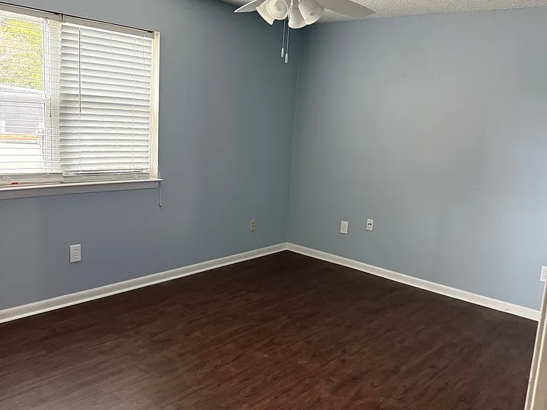 1100 Shoreline Dr #0 — Photo 4