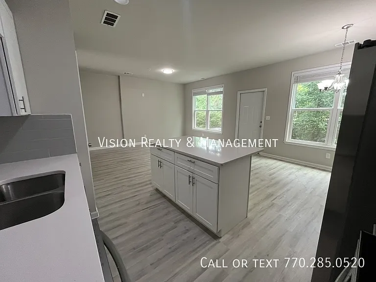 8324 Triple Crown Dr — Photo 3