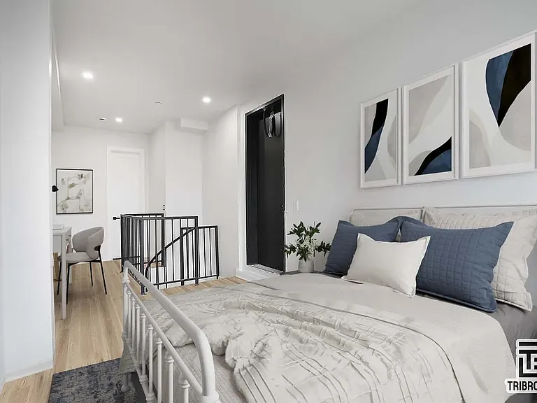 141 Meserole St #4R — Photo 6
