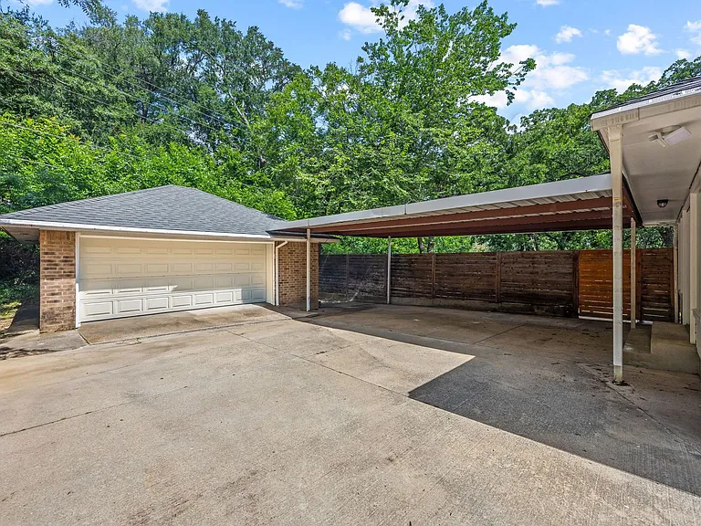 2231 Shadywood Ct — Photo 32