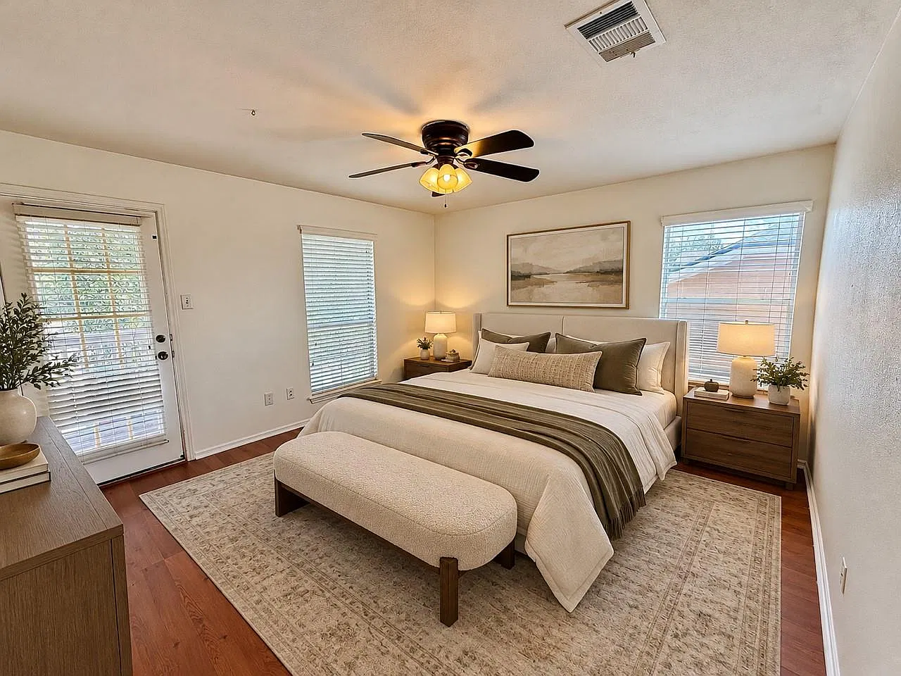3 bed, 2.5 bath, 1719 sqft, $1,950 — Photo 3
