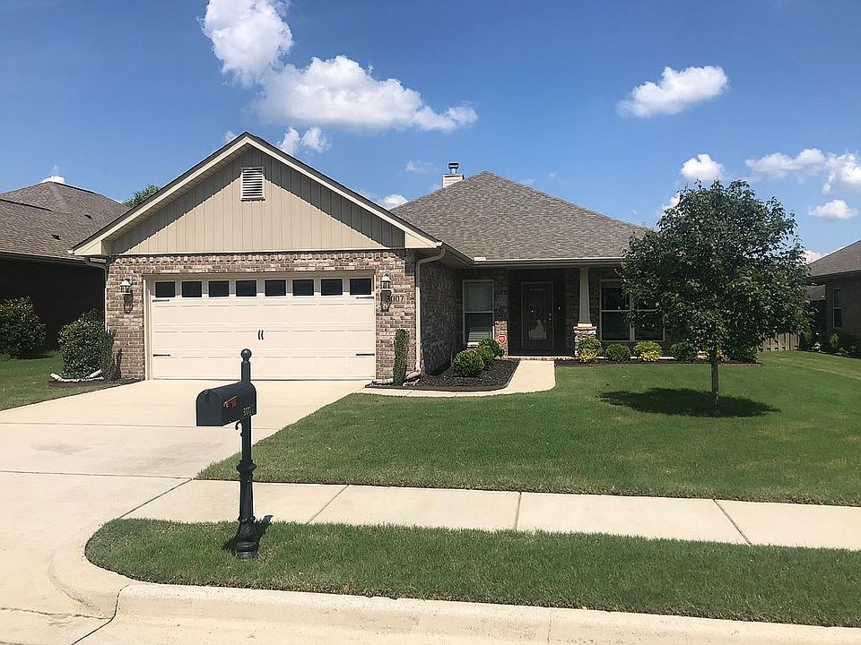 1st image of 3007 Hampstead Dr SE