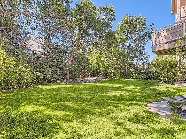 6694 Dutch Creek St — Photo 32