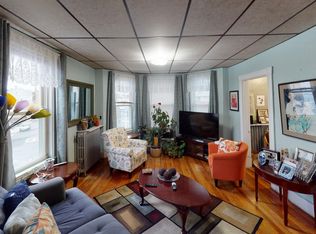 17 Breed St #3R, Boston, MA 02128