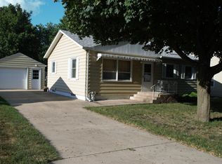 1521 Glenny Ave, Waterloo, IA 50702