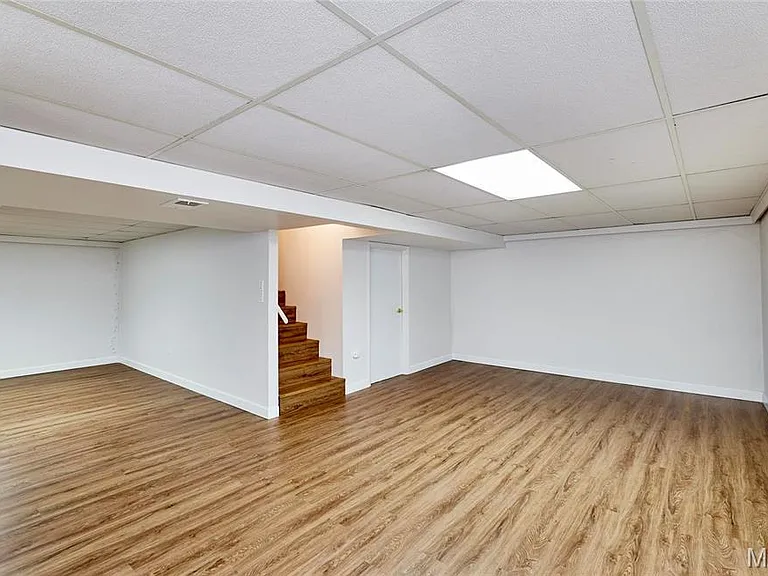 415 Trail Grove Ct — Photo 32