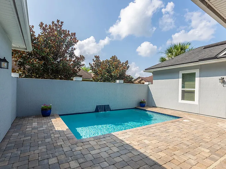 148 Woodcross Dr — Photo 7