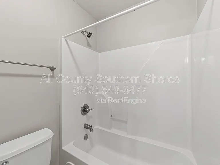 264 Viareggio Rd — Photo 30