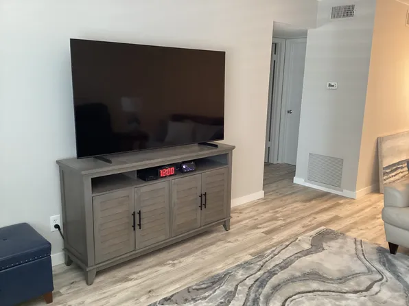 2448 Columbia Dr APT 60, Clearwater, FL 33763