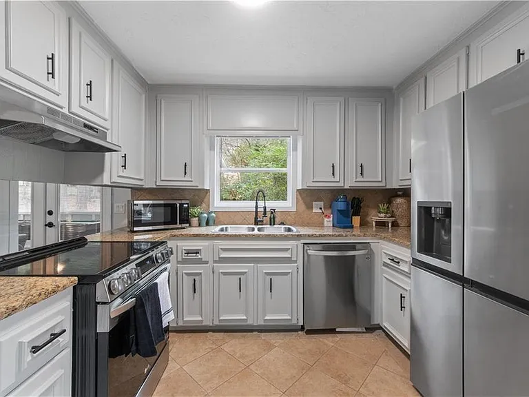 2532 Hidden Hills Dr — Photo 13