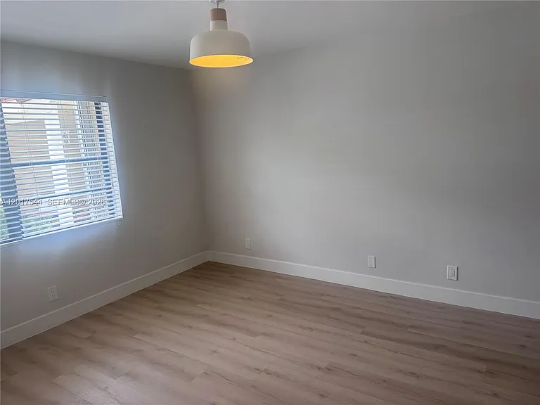6532 NW 170th Ter — Photo 16
