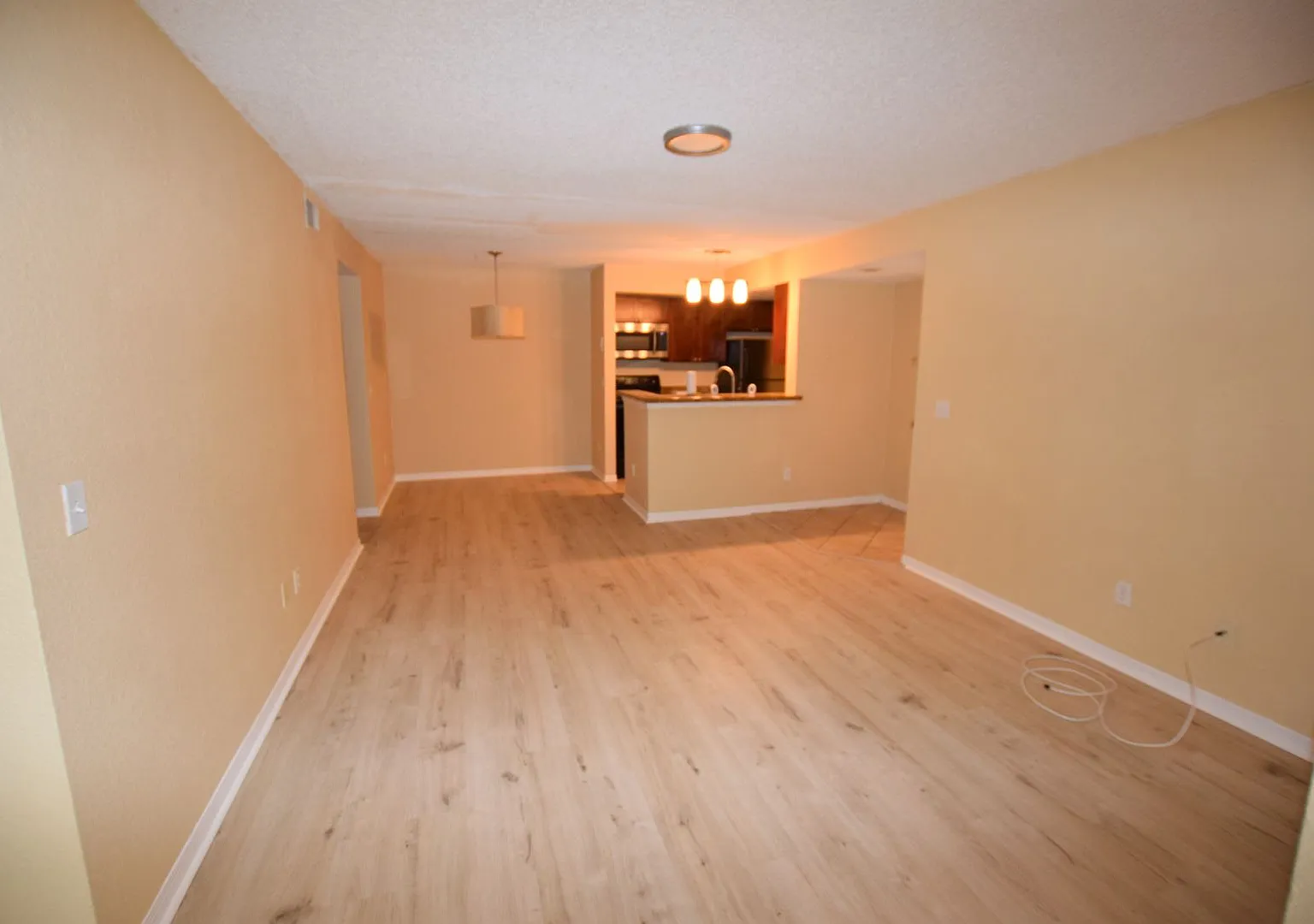 2/2 Condo For Rent at 5120 Conroy Road #511 Orlando, FL 32811 — Photo 3