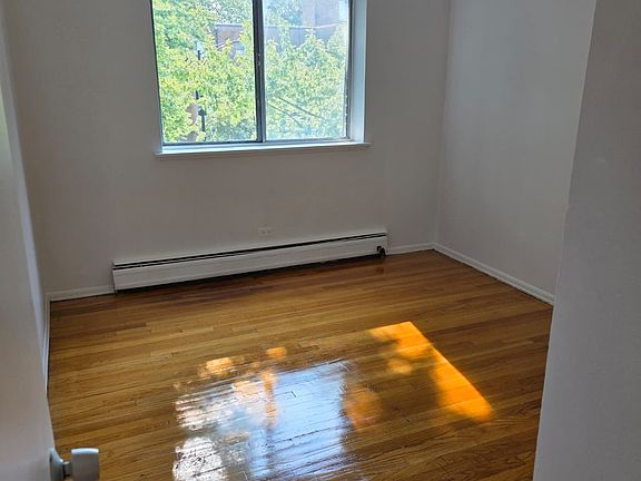 2nd image of 7306 N Winchester Ave