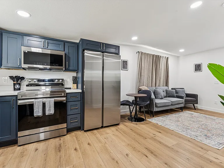 1548 N Upland Cir #B — Photo 8