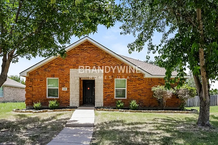 3 bed, 2.0 bath, 1744 sqft, $2,565 — Photo 2