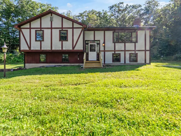 825 Jeremy Swamp Road, Southbury, CT 06488