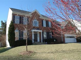 827 Santmyer Dr SE, Leesburg, VA 20175