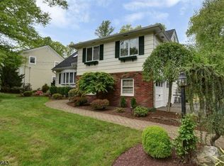 13 Tree Top Dr, Springfield, NJ 07081