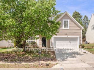 12427 Oakton Hunt Dr, Charlotte, NC 28262