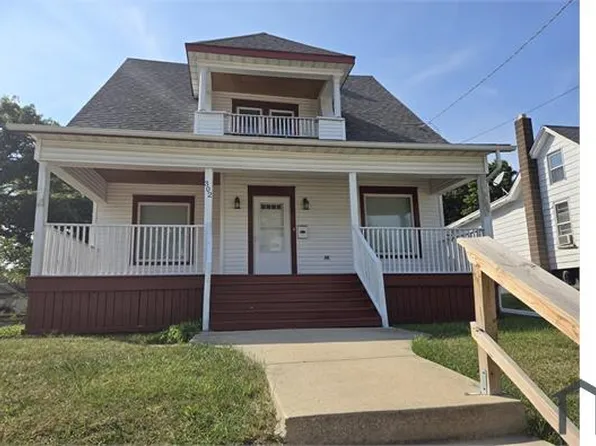 302 Forest Ave, Rockford, IL 61101