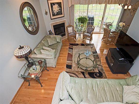5th image of 35 New London Ln