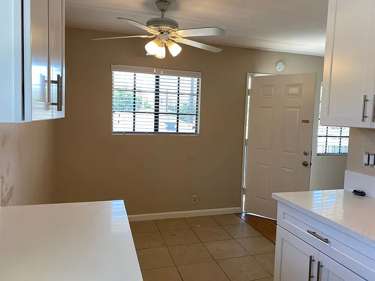 405 W Alameda Ave #J — Photo 8