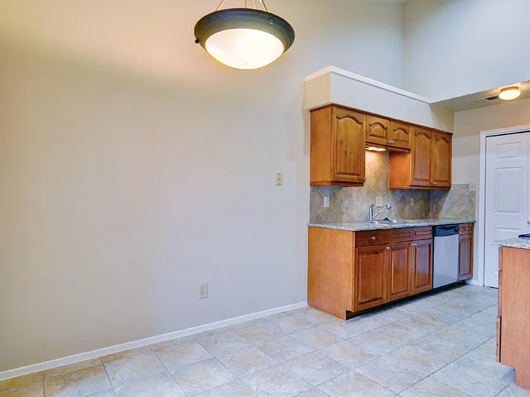 5700 Cedar Creek Dr — Photo 7