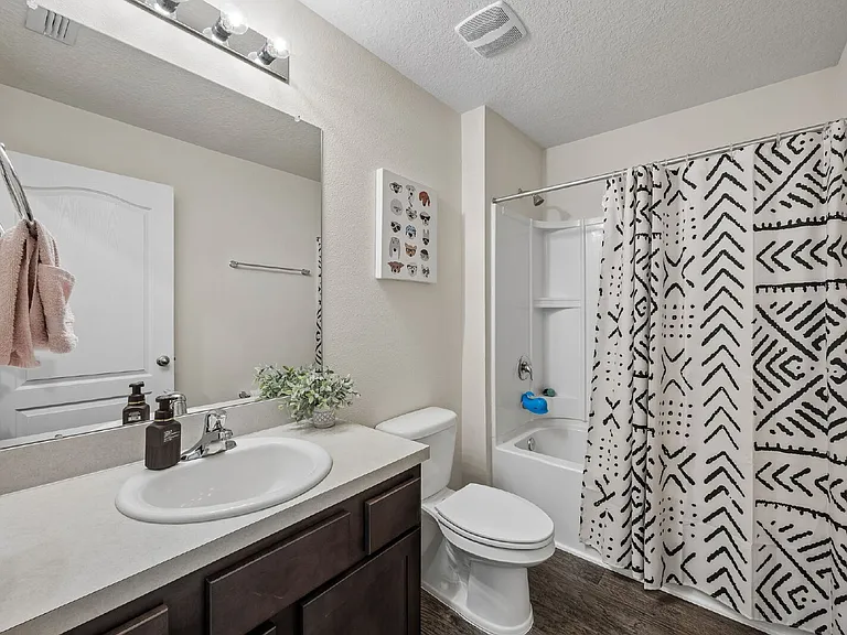 2100 Denton Trce — Photo 18