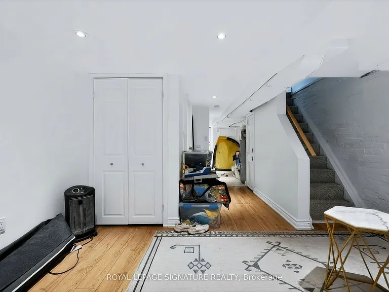 37 Strathcona Ave — Photo 28